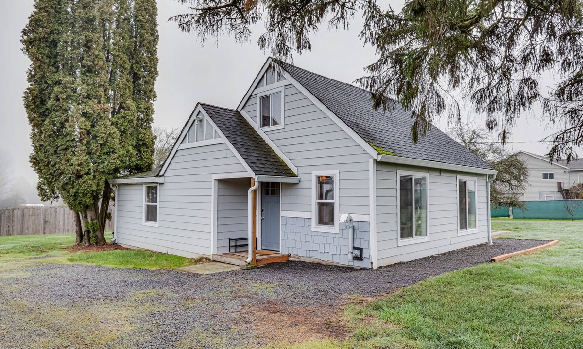 Rock Creek House | Charming Happy Valley Home: 13 Mi to Portland!