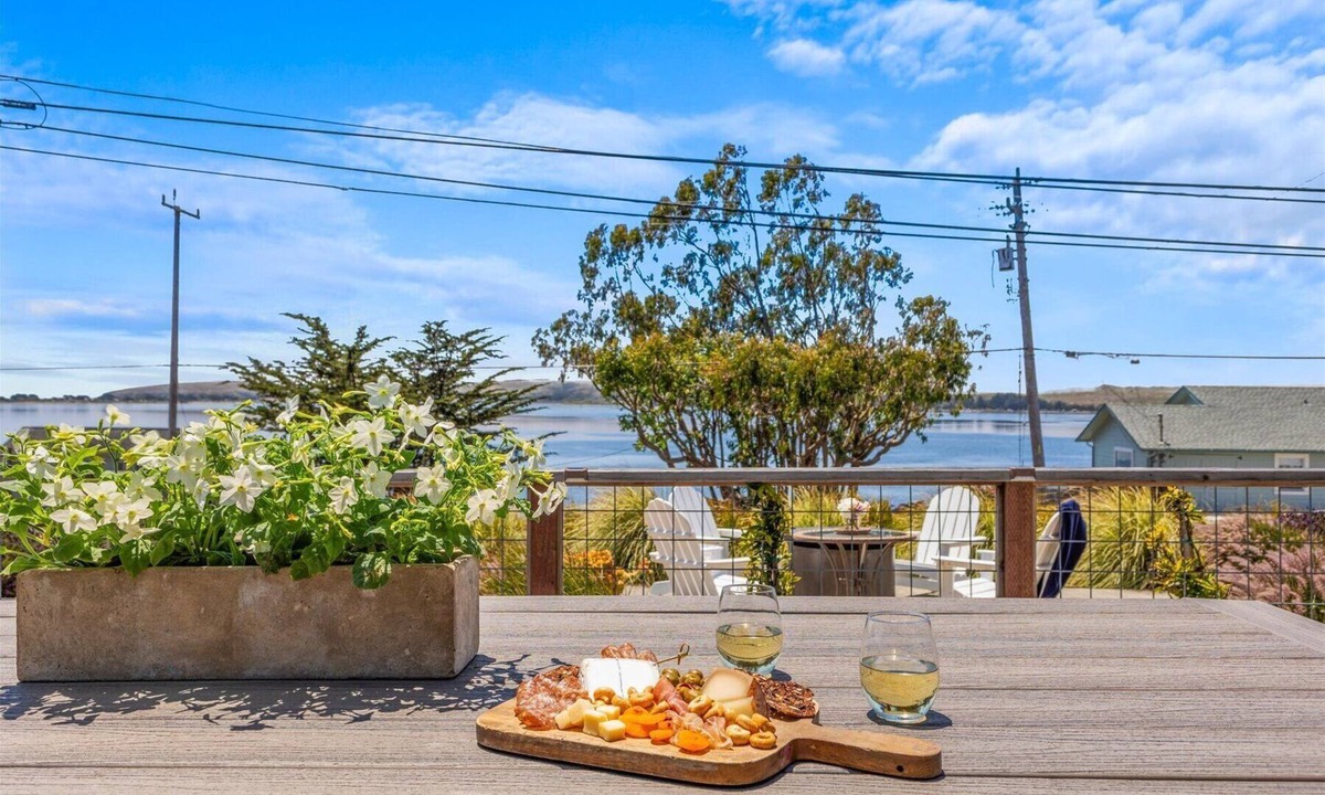 Bodega Bay House | Charming, historic, 3-bedroom house overlooking Bodega Bay with Spa and Firepit