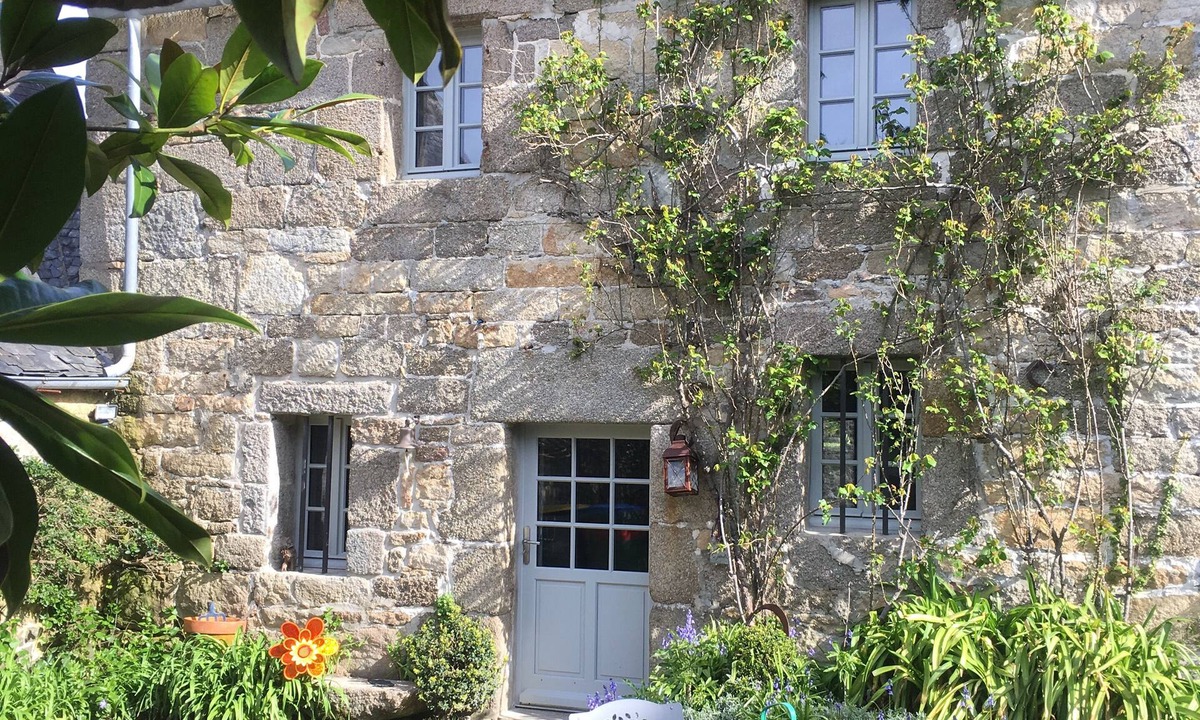 Lanildut House | Charming historic house built in 1687, walking distance to port and small beach