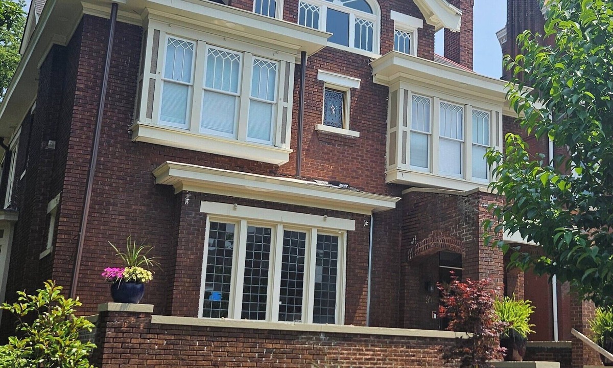Olde Towne East House | Charming Historic Retreat in the heart of Old Town East - Walk to Downtown.