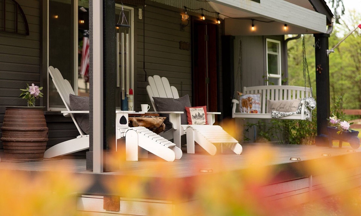 Ridgefield House | Charming Hobby Farm w/Hot Tub, Sauna, Pickleball & Mini Golf Near I-5/205