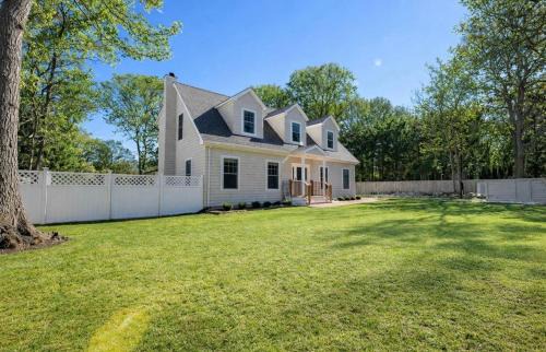Springs Apartment | Charming Home for a Perfect Escape