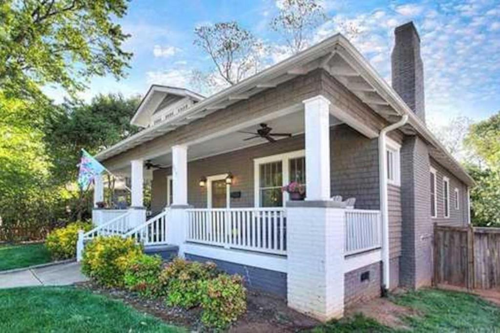 Wesley Heights House | Charming home - Historic district - Walk to the city