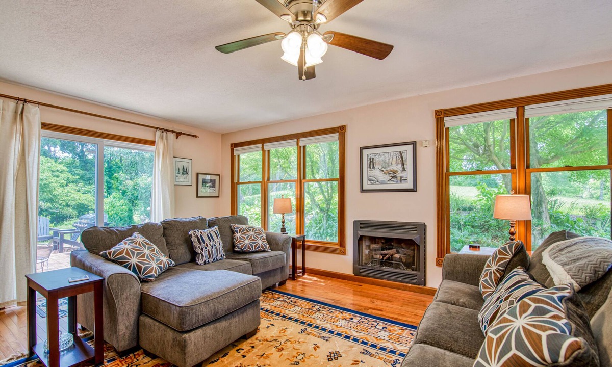 Alexander House | Charming home with fireplace, central AC, washer/dryer, & fast WiFi