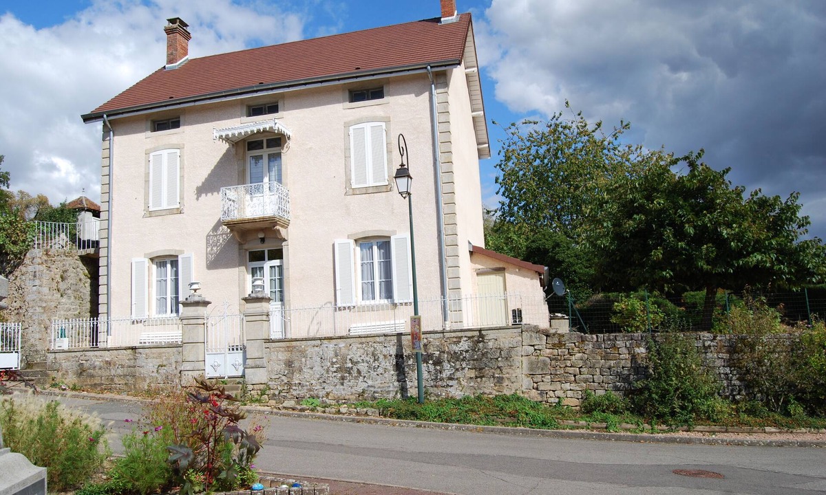 Martigny-le-Comte House | Charming house in Bourgogne sud with swimmingpool