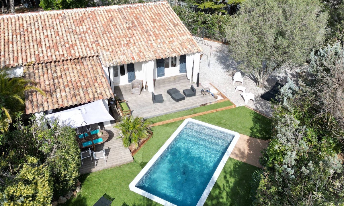 Cote d'Azur- French Riviera House | Charming house 100 m from the Golf de Beauvallon and 200 m from the beach.