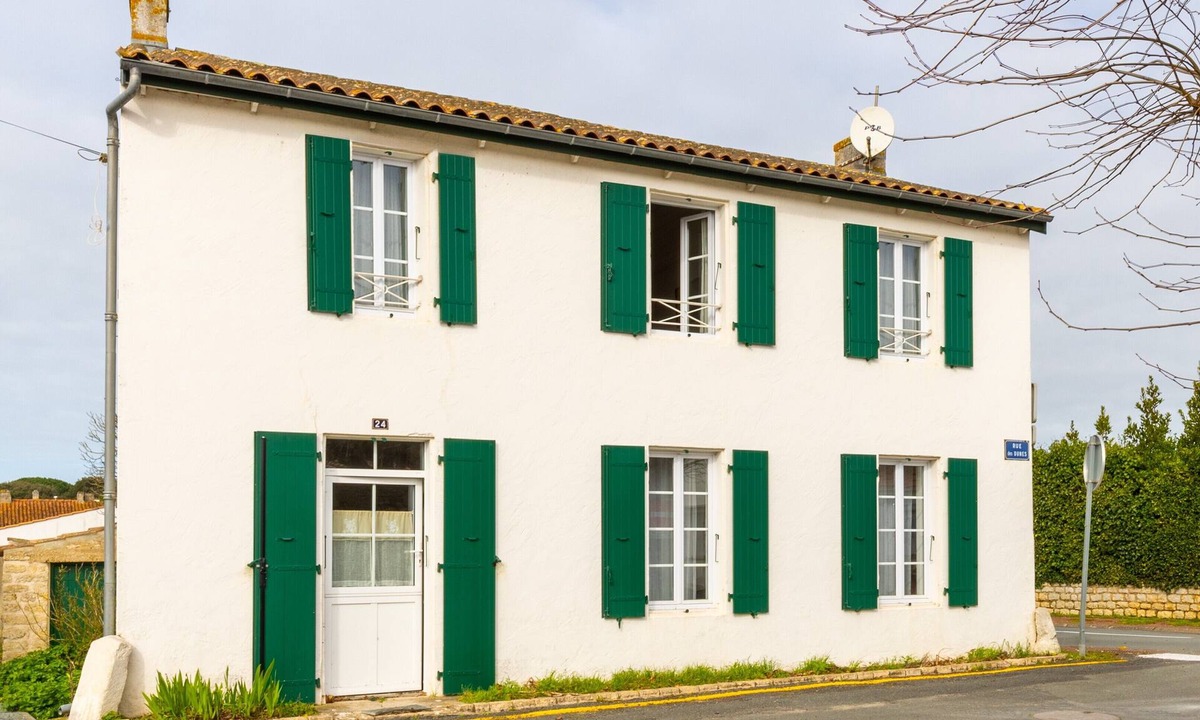 La Remigeasse House | Charming House 200m from the Beach with Private Terrace & Garden