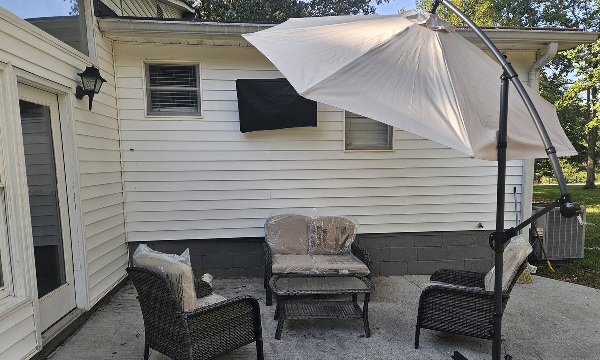 Stockbridge House | Charming house in delightful Stockbridge with AC, very cozy and event friendly
