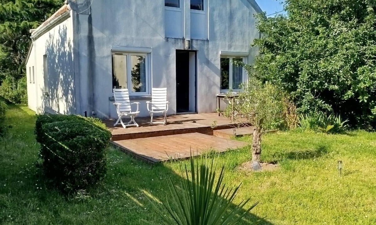 Kerherou House | Charming house with garden near the sea