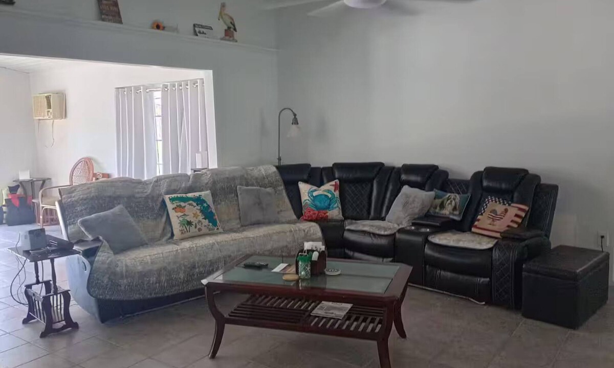 Inglis House | Charming house with boat dock in serene Inglis, riverfront deep water gulf acces