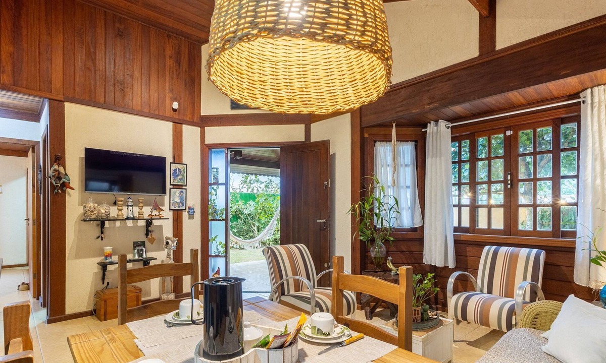 Barra Velha Apartment | Charming House With BBQ by the sea Mon0099