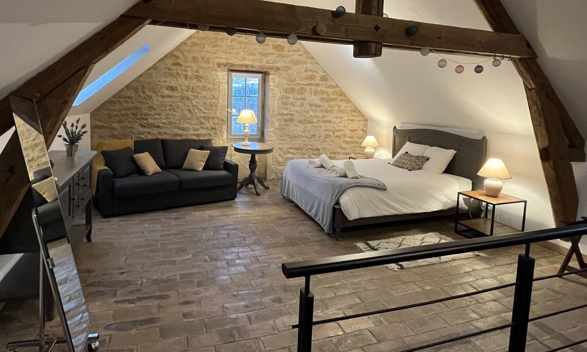 Rosey House | Charming house with jacuzzi, swimming pool and garden in the Burgundy vineyard