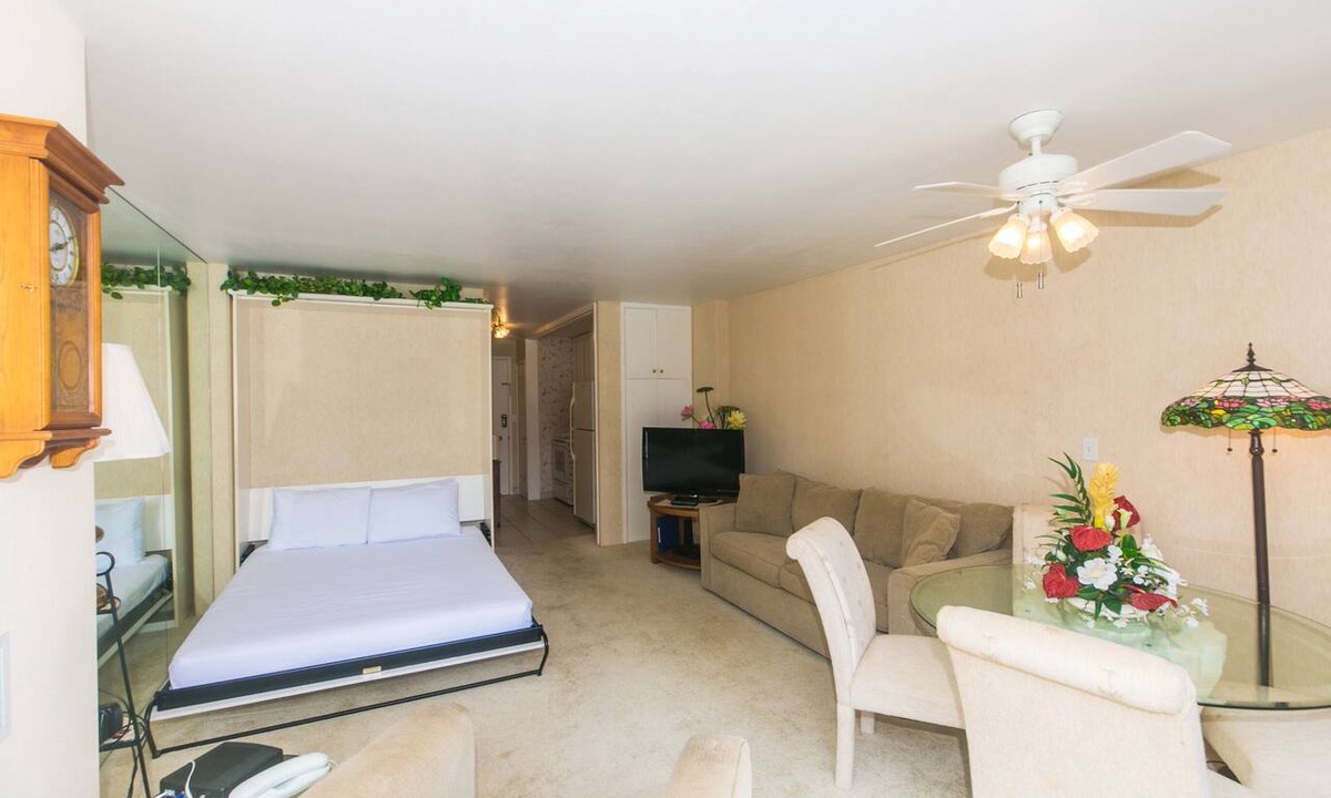 Waikiki Apartment | Charming Ilikai Marina Studio, Great Location In Waikiki!