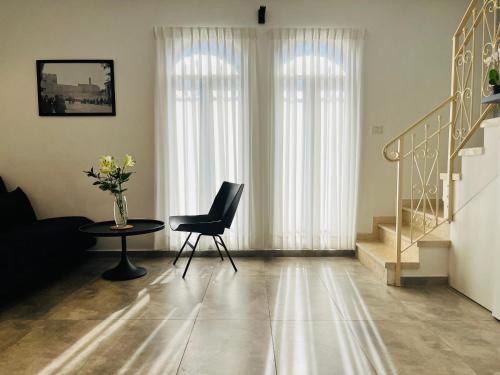 Nachlaot Apartment | Charming Kosher Private Duplex, Prime City Center, Steps to Machane Yehuda