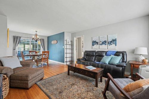 La Mesa House | Charming La Mesa Cottage - Patio - Quiet Neighborhood - Family