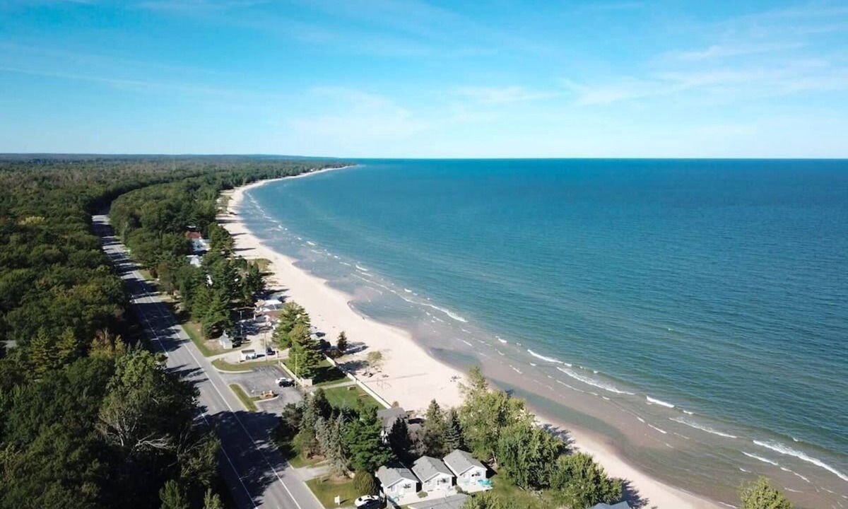 Oscoda House | Charming Lake Huron Cottage Private Beach Access