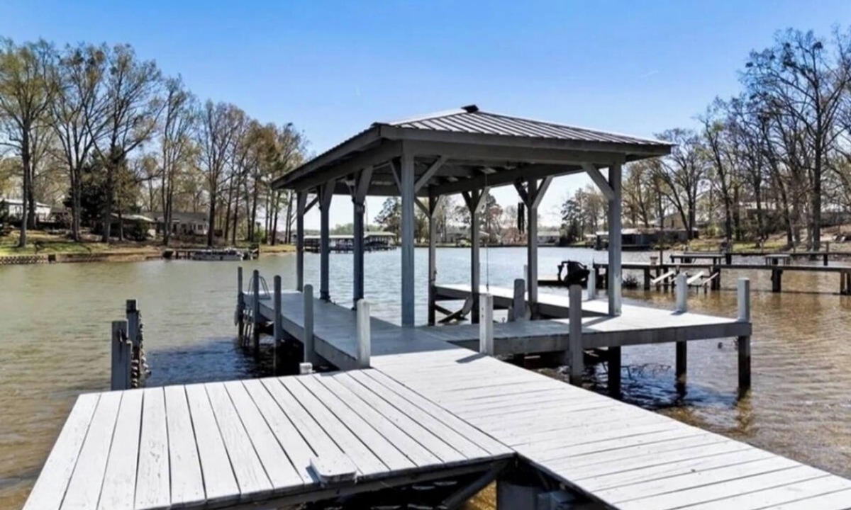 Waterloo Cottage | Charming Lakefront Cottage on Lake Greenwood