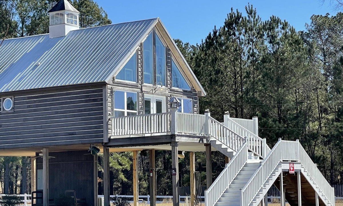 Homer House | Charming Lakefront Retreat – Cozy, Quiet, and Perfect for relaxation.