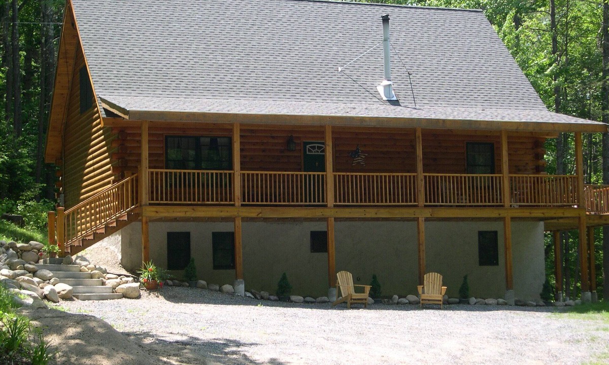 Campton House | Charming log home, spacious yet cozy, nestled in the White Mountain region.