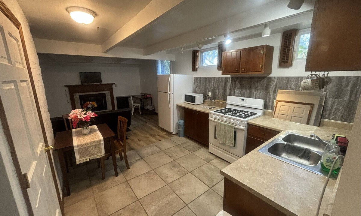 Terre Haute Apartment | Charming lower-level suite close to ISU & downtown