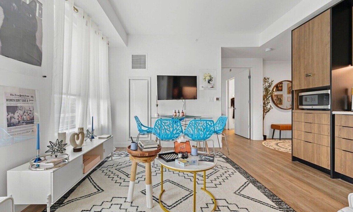East Cambridge Apartment | Charming Luxurious Retreat: The Dazzling Two-Bedroom, Two-Bath Suite in Cambridg