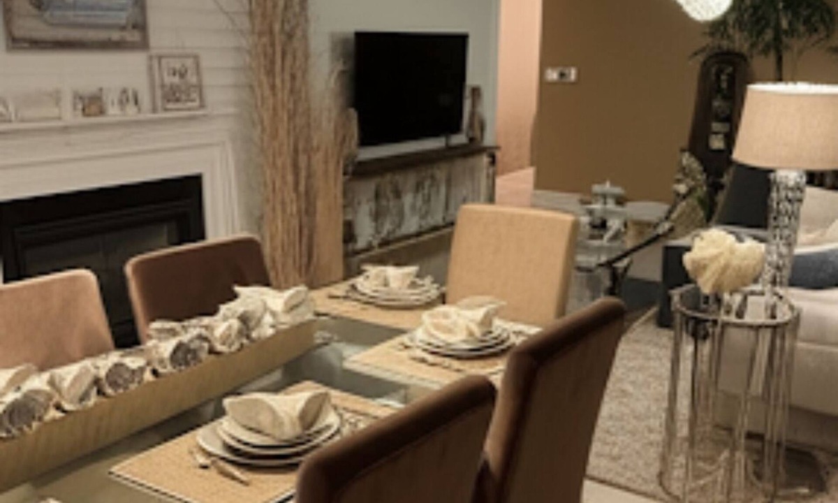 Willowbrook Condo | Charming luxury 2-bedroom condo with fitness room and AC in Willowbrook