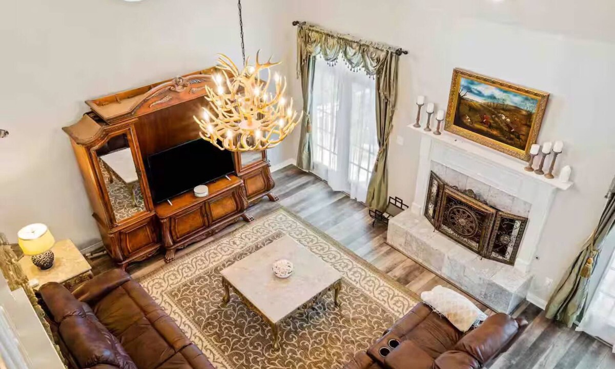 Daphne House | Charming Luxury Family Home