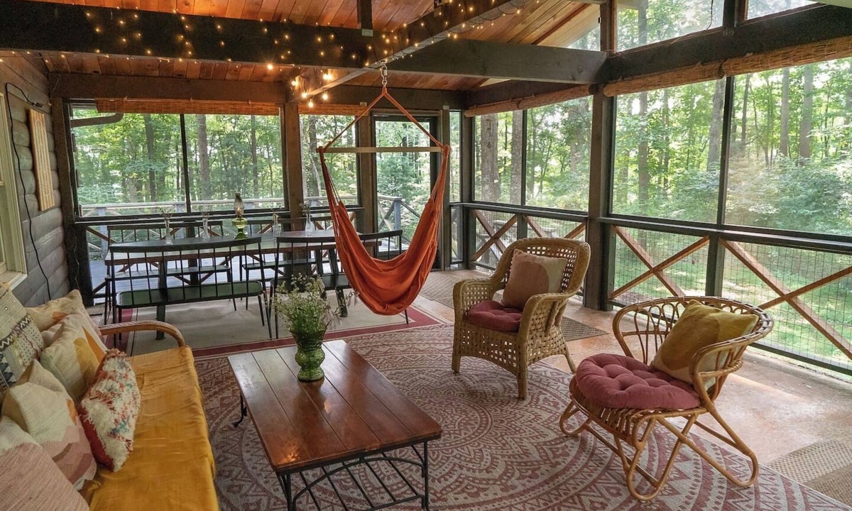 Pratts Cabin | Charming Madison Cabin. Hot Tub, Fire pit & WiFi