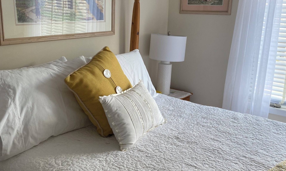 Old Town Condo | Charming Marina 2-bedroom condo in delightful Somers Point with AC, WiFi