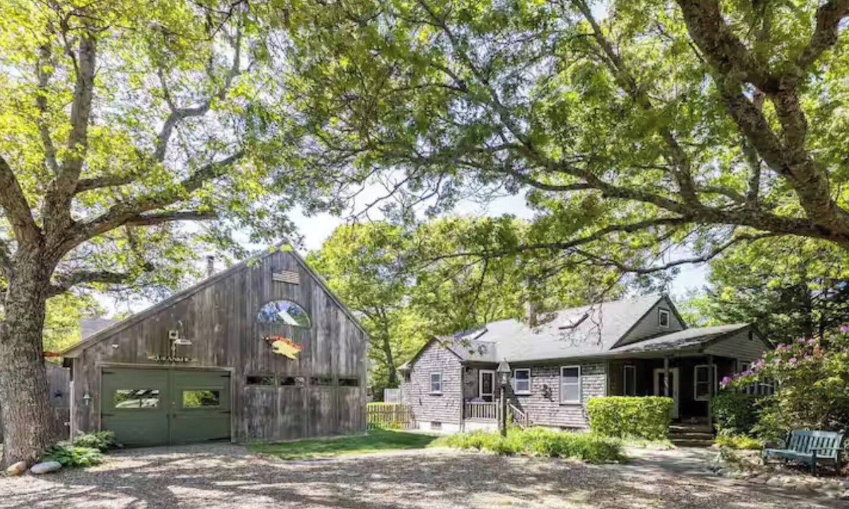 Oak Bluffs Cottage | Charming Martha's Vineyard Cottage Minutes from the Beach