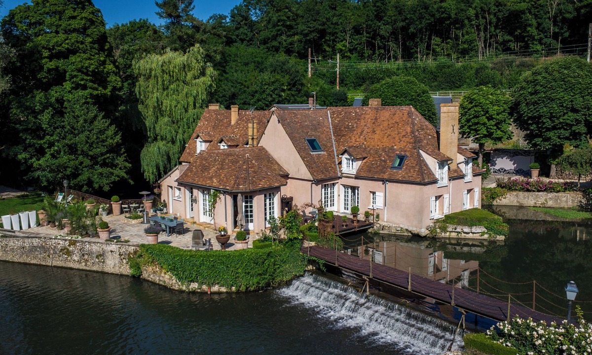 Saint-Prest House | Charming mill 1 hour from Paris and 10 minutes from Chartres - Ideal for families and friends