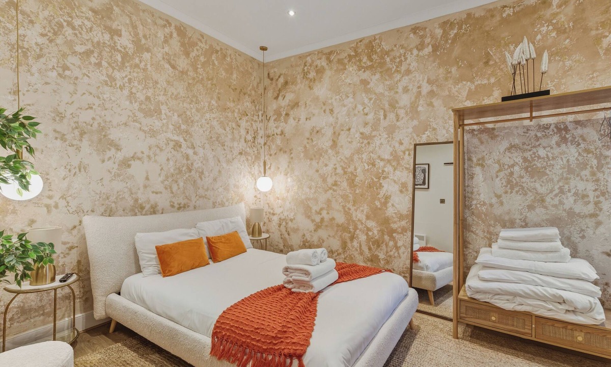 Addison Apartment | Charming Modern One-Bed in Vibrant West London
