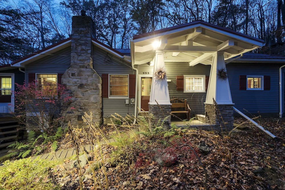 Jefferson Township Cabin | Charming Mountain Cabin near Ski and Golf Resorts, Pennsylvania