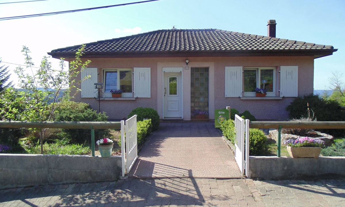 Anould Cottage | Charming Mountain Cottage with Fireplace, Veranda, Garage, and WiFi in Peaceful Setting