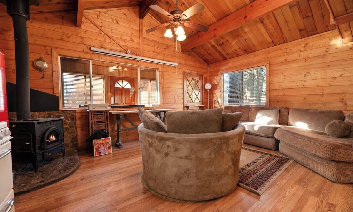 Sugarloaf House | Charming Mountain Getaway