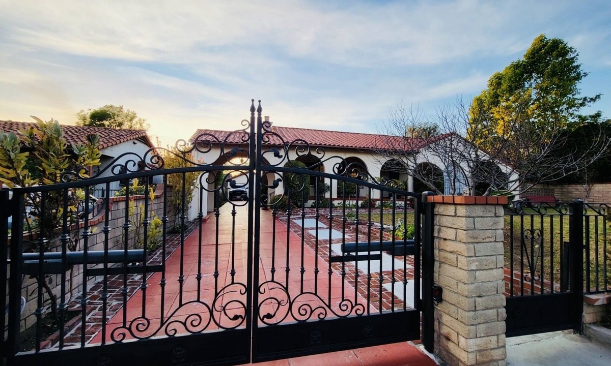 Monrovia House | Charming Mountain Hideaway - Detached One Bedroom ADU in Monrovia/LA