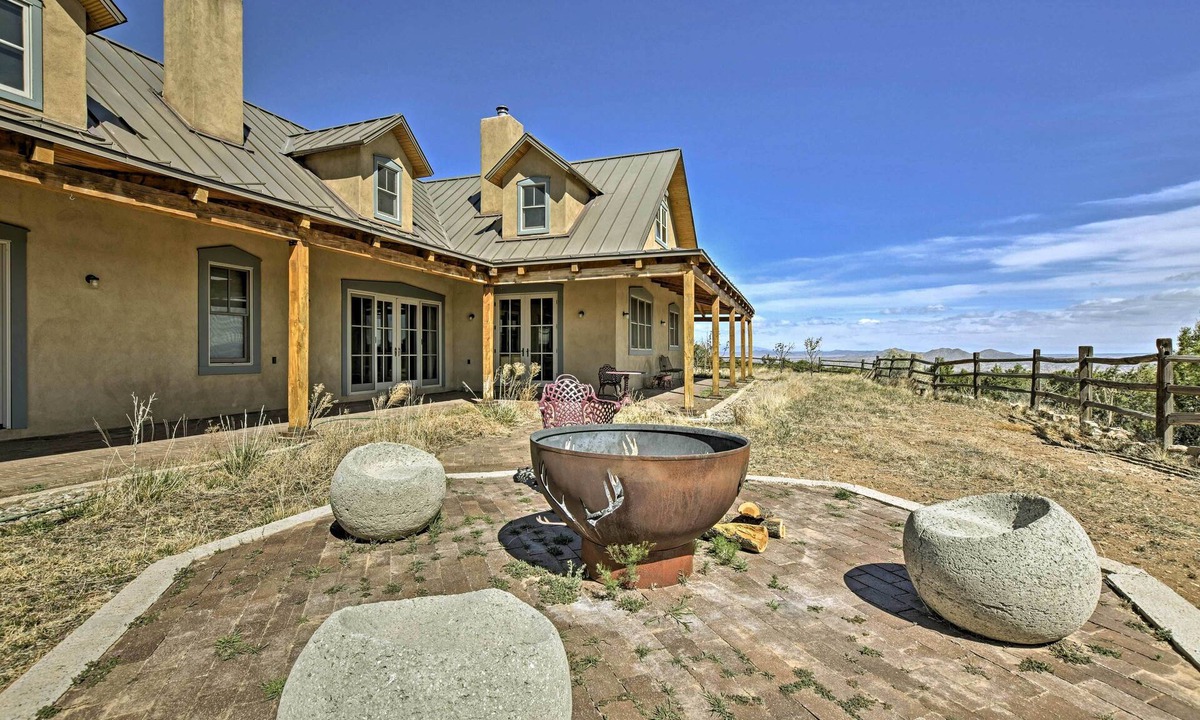 Cerrillos House | Charming Mountain Estate w/Views + Fire Pit!