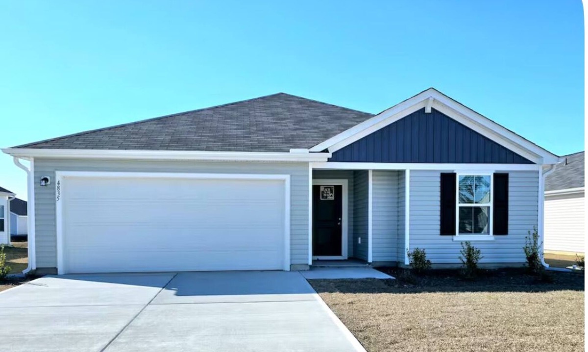 Southport House | Charming new 3-bedroom house in Southport with lake view