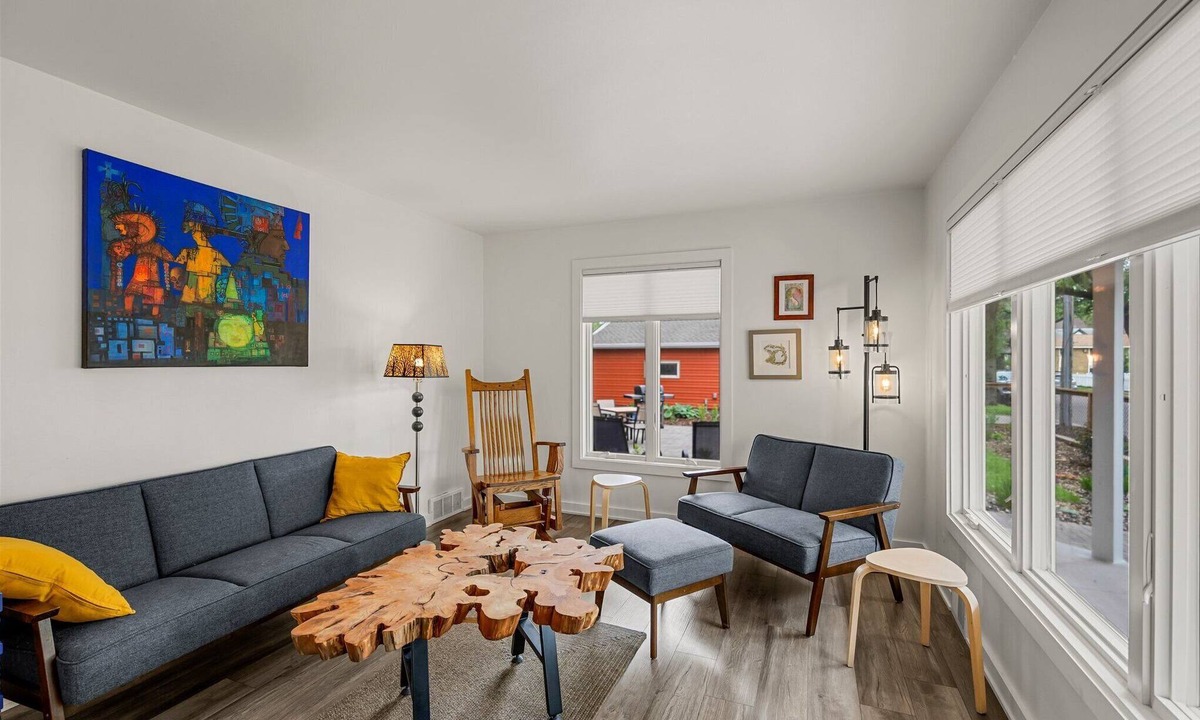 Bottineau House | Charming NE Arts District Home