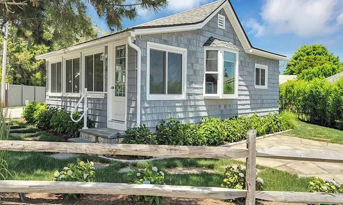Westbrook Center Cottage | Charming New Beach Cottage