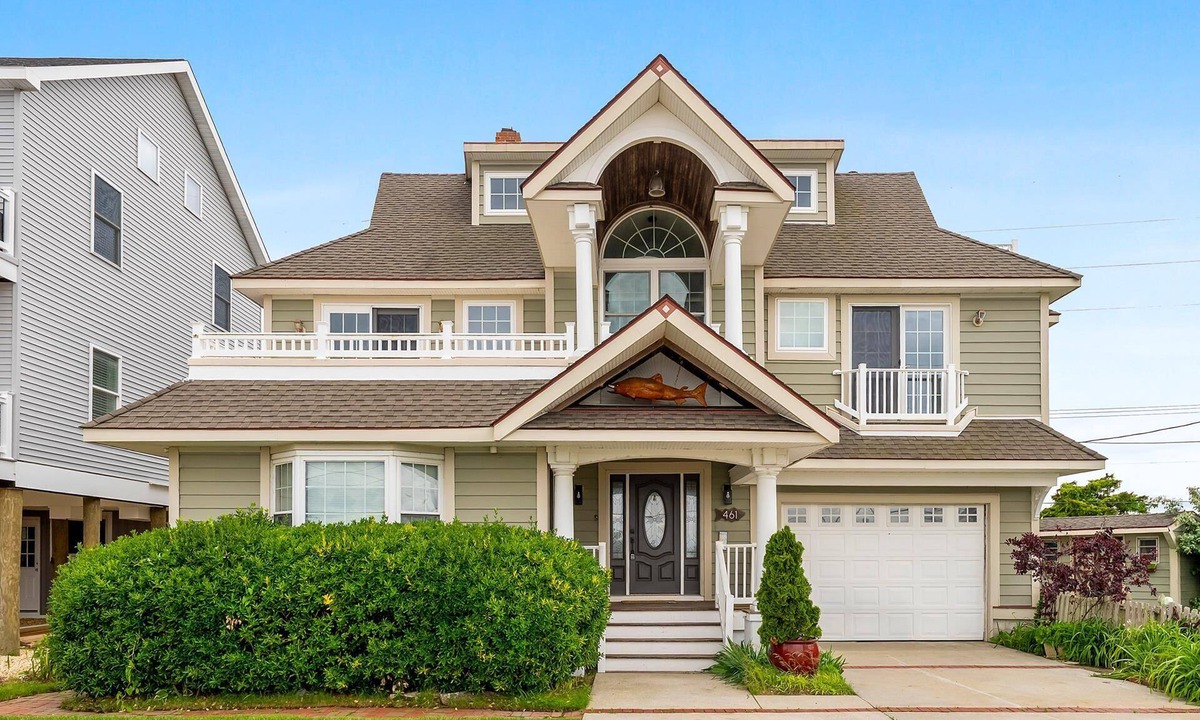 Cape May Court House House | Charming newly updated home in Avalon with endless views of bay and sunset