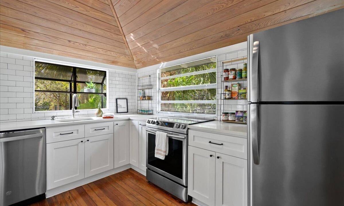 Northwood Shores Cottage | Charming Northwood Cottage. n