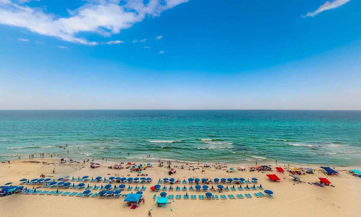 Miramar Beach Condo | Charming oceanfront condo w/Gulf view, shared pools & hot tub, & beach access