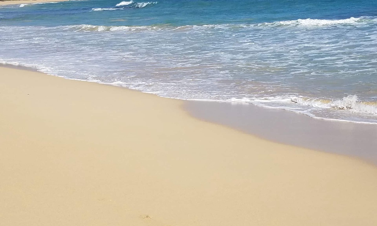 Laie Cottage | Charming Ocean Front/Beach Front/Cottage 30 day rental