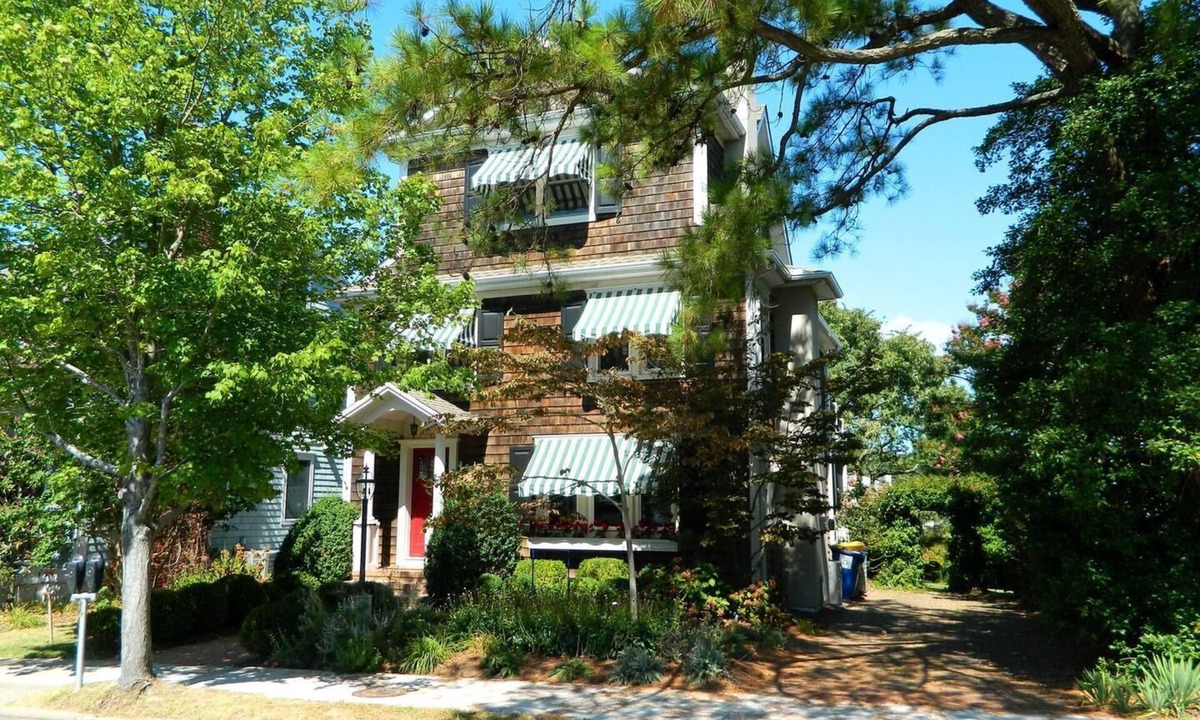 Rehoboth Beach Cottage | Charming Ocean Block Cottage with Lake Views, Steps to Beach & Boardwalk!