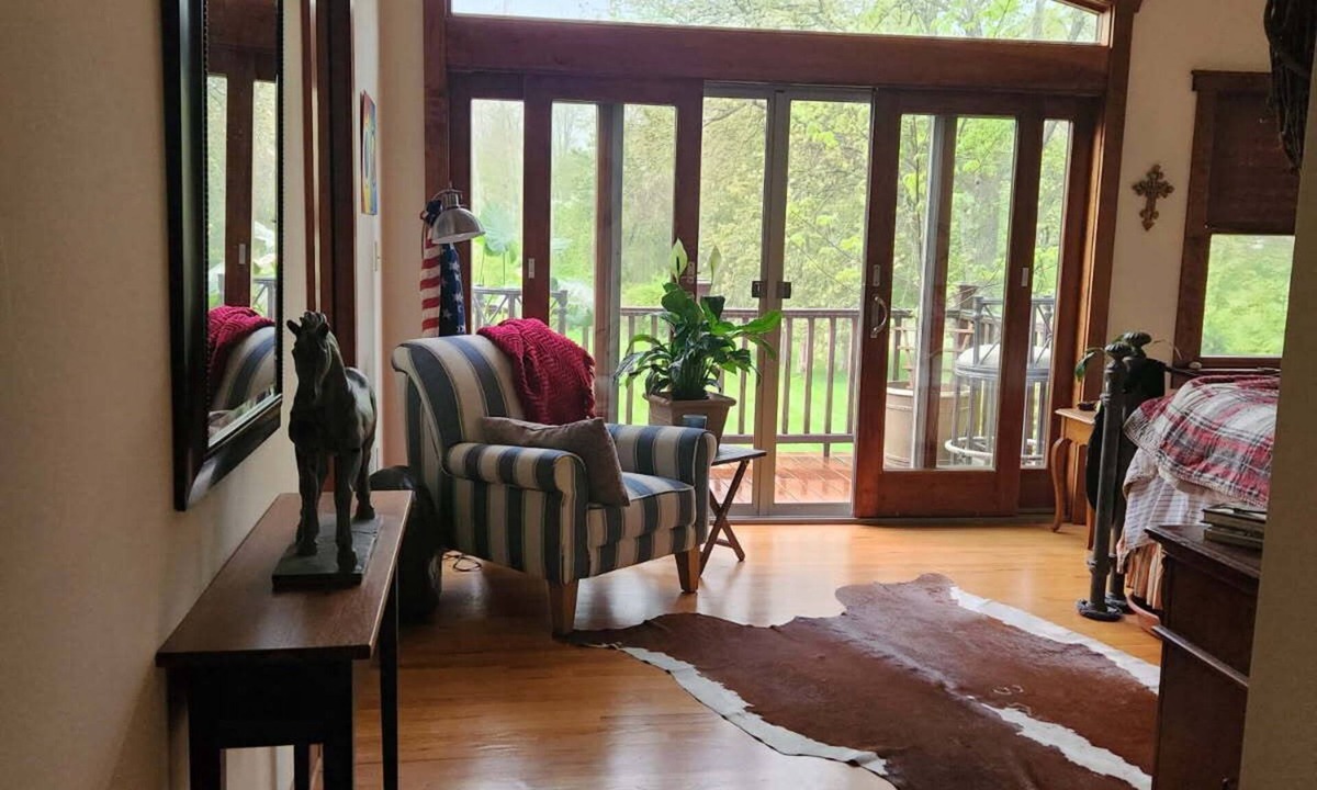 Green Brook House | Charming Park Like Mountain 3-bedroom house in Green Brook Township, N.J. w/AC