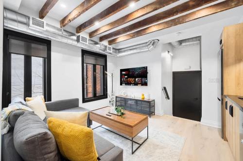 Parkdale Apartment | Charming Parkdale Apt Private Patio Sleeps 4