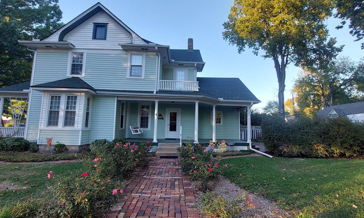 Rossville House | Charming peaceful getaway 3 bedrooms 2 bath lovely porches serene secluded patio