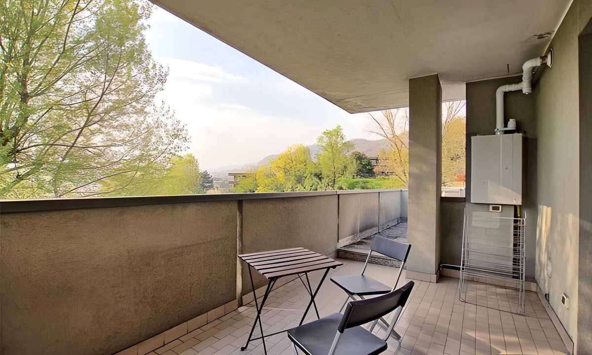 Como Apartment | Charming penthouse, with porch and large terrace
