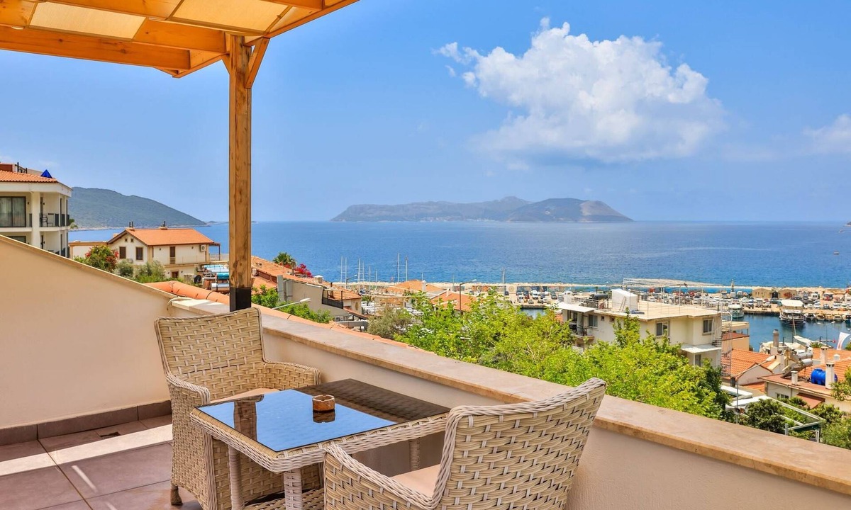 Kas Apartment | Charming penthouse with terrace with AC in Kas
